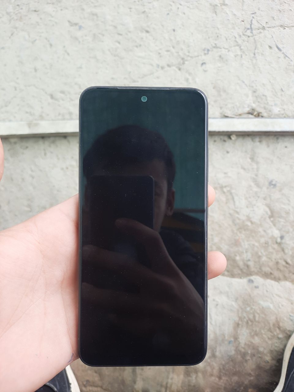 Telefon sotiladi srochno pul zarur redmi not 12s karopka dokument bor.