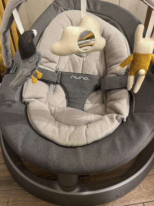 Balansoar pentru copii Nuna Leaf Grow, confortabil, cu bara de jucarii