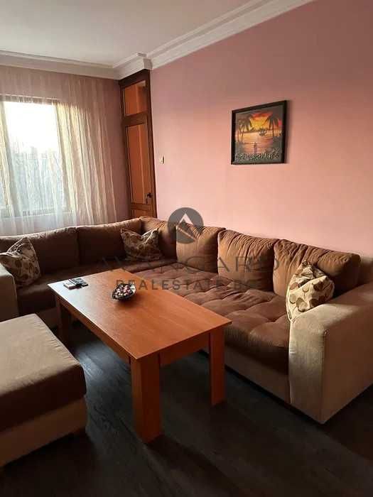 Продава се Тристаен апартамент в Пловдив, Съдийски - 110 кв.м за 1728 €/кв.м - Снимка #1
