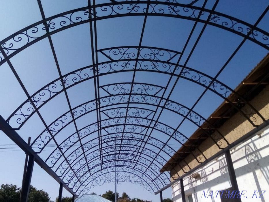 Изготовление Навесы перила двери ворота разной сложности и размеров.