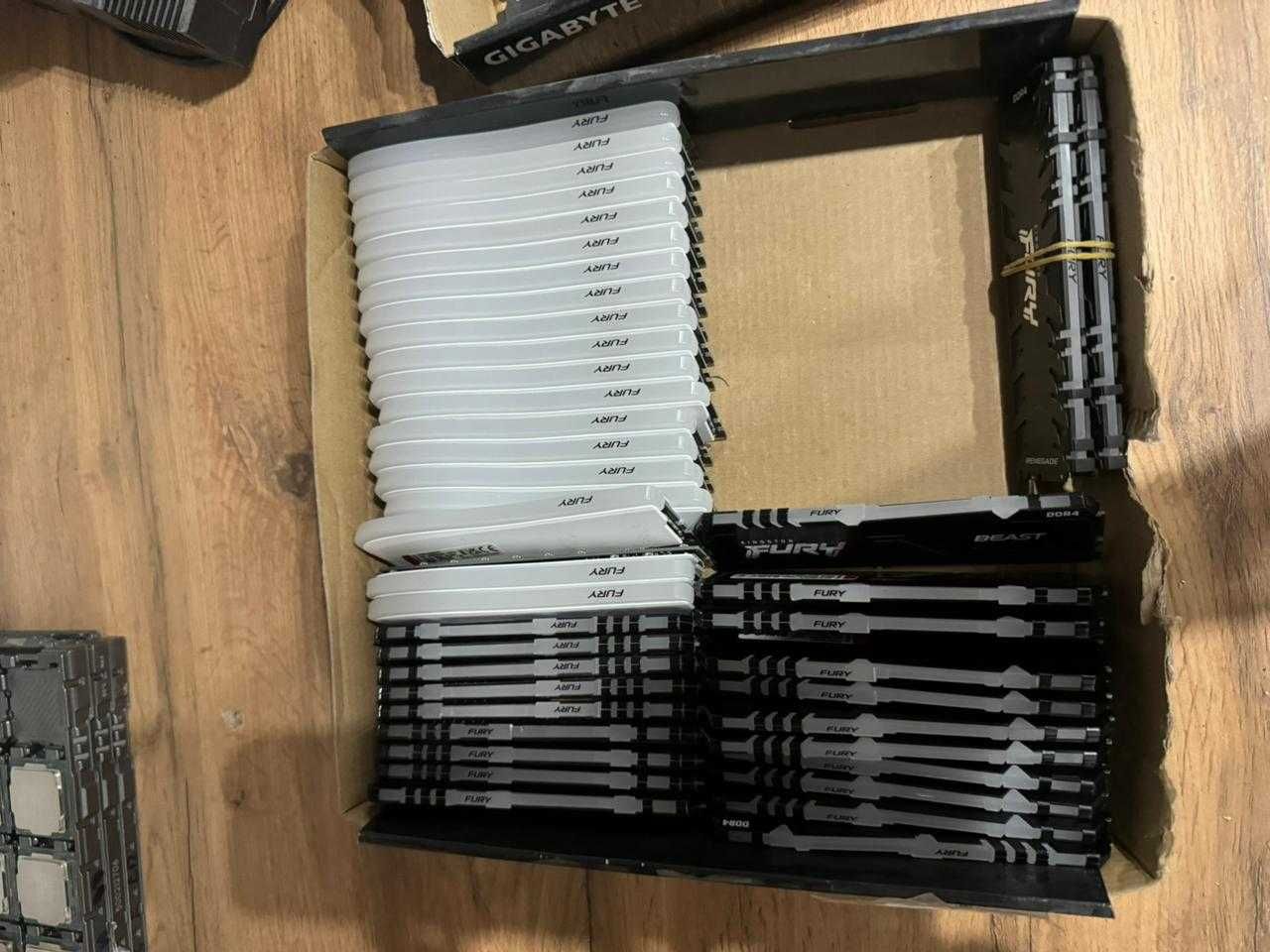 Оперативная память (озу) DDR4 RGB 8GB/16GB — Б/У, в отличном состоянии