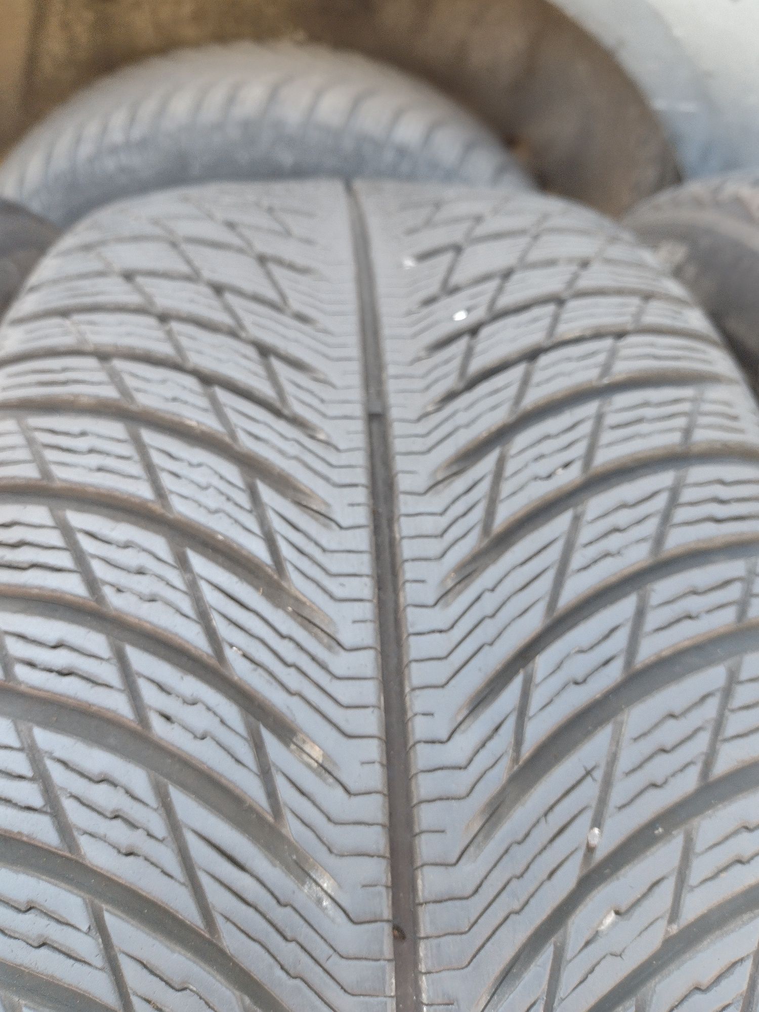 Топ състояние 4бр.235/55/19 Michelin PA5 suv dot3621