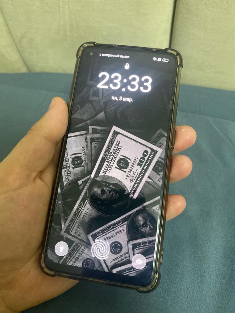 Продам смартфон Оппо рено 8 т в отличном состоянии