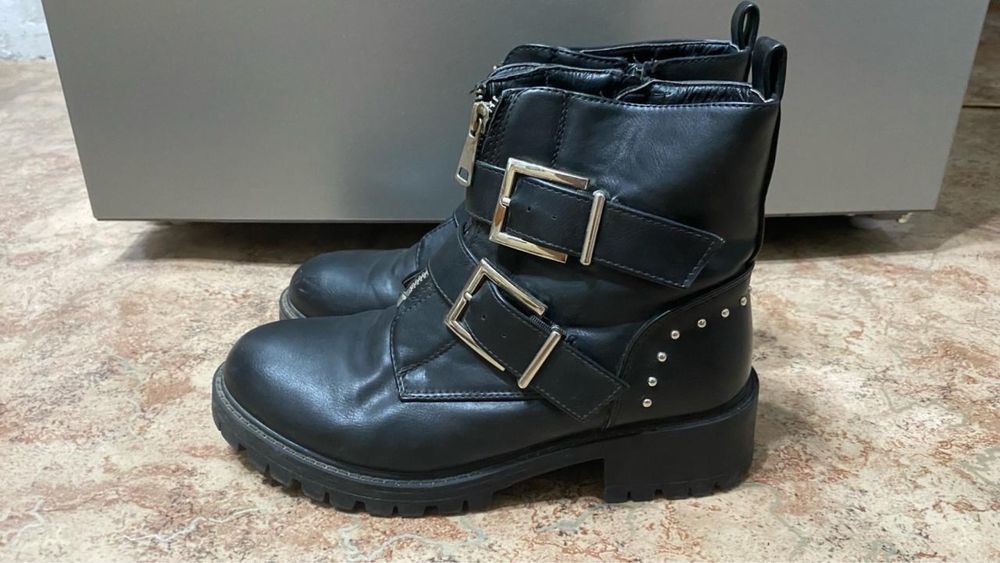Продам сапоги осенние женские