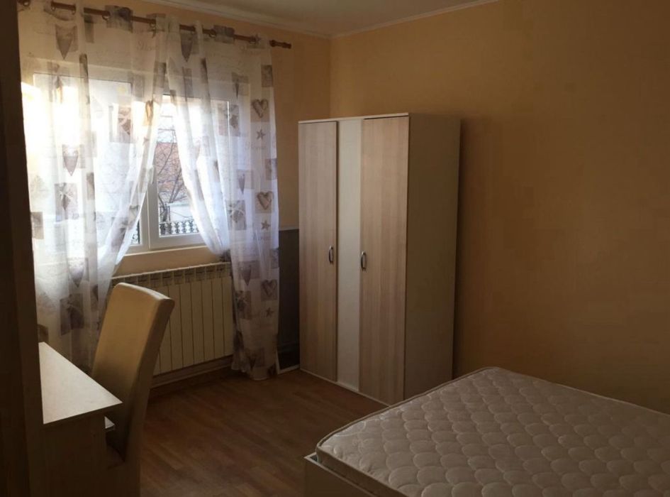 Camere  de închiriat 900 lei per cameră