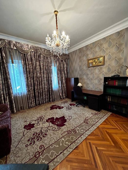 Дом 4,5 сот,ул.Уста -Ширин! ТЦ-Малика(3х уровневый