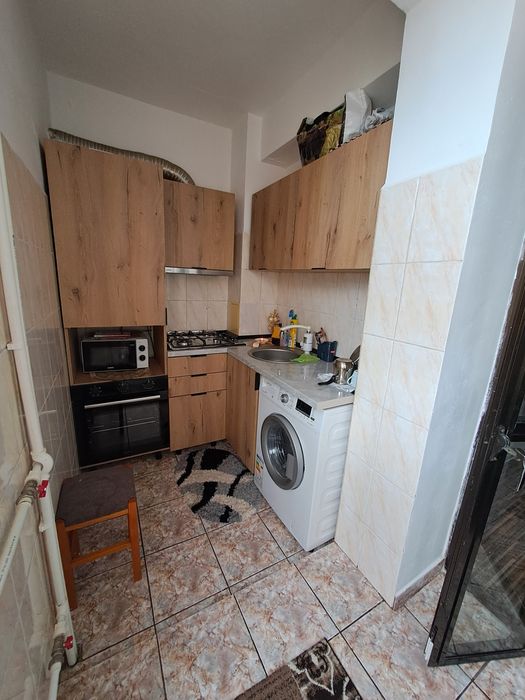 Vând Garsoniera situata în zona Far