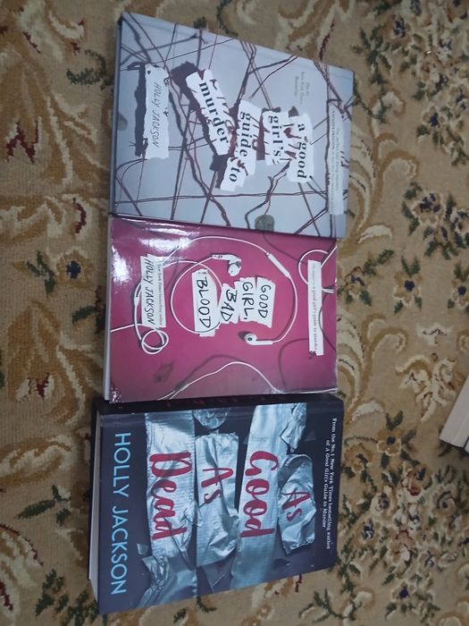 Kitoblar sotiladi, Manzil toshkent, telegramdan yozilar.