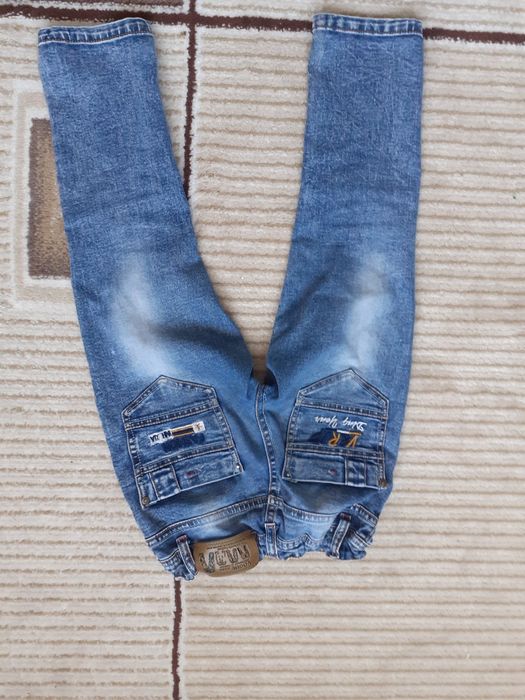 Продам джинцы на мальчика 3-5 лет на резинке