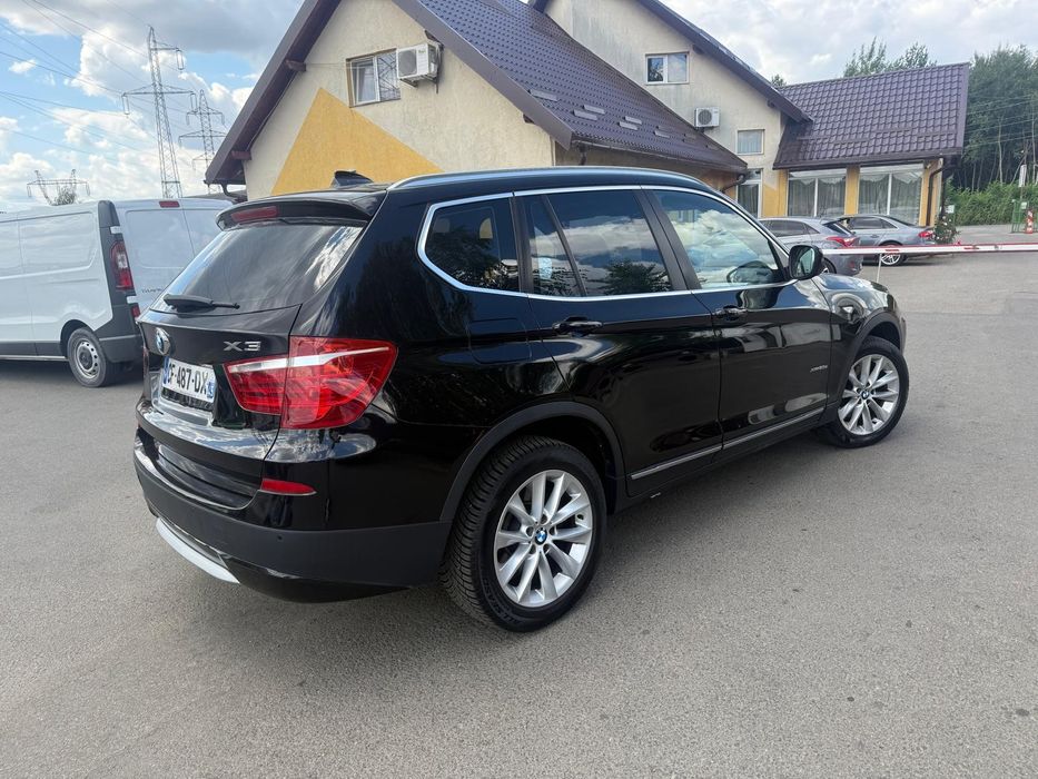 BMW X3 2.0D X-Drive 
M Paket 
X DRIVE [ 4x4]
An 2013
216000km km reali