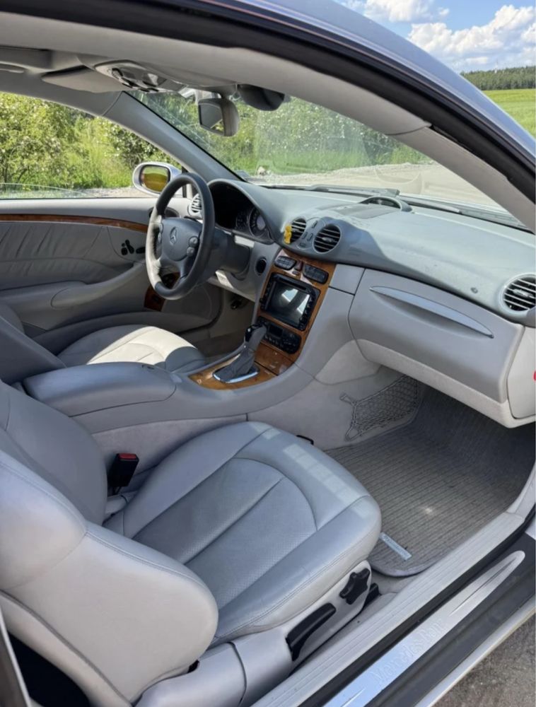 Mercedes Benz CLK320