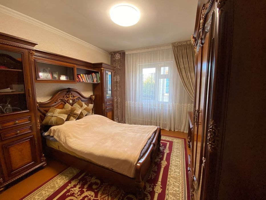 Продаётся квартира Юнусобод Шахристанская 4 ком рядом метро карзинка