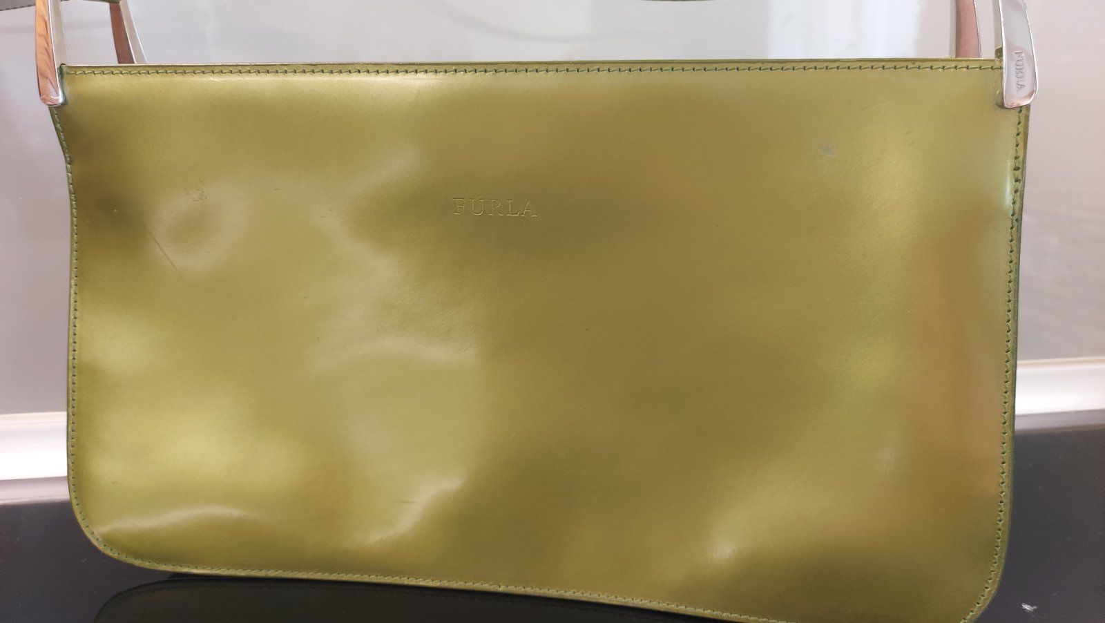 Кожена чанта на FURLA .