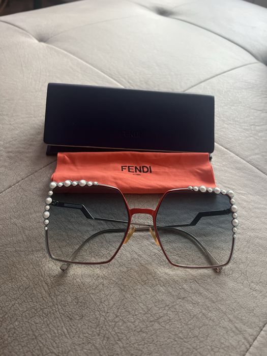 Слънчеви очила FENDI