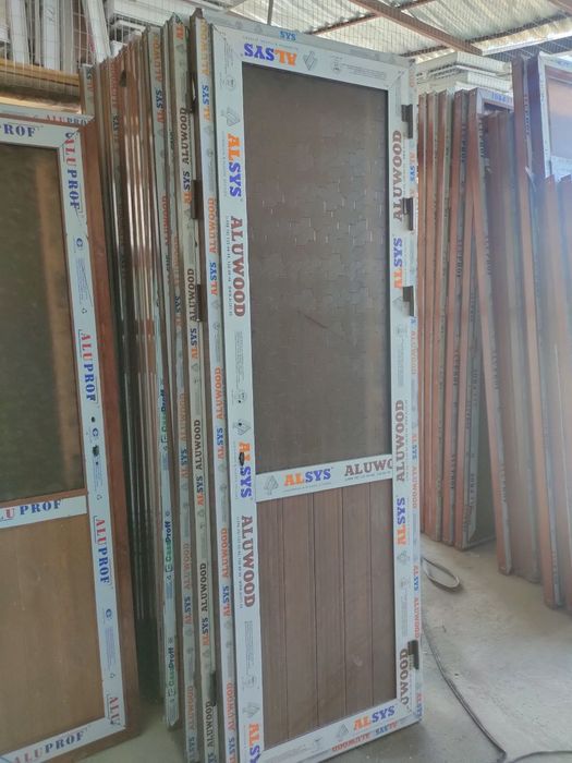 Готовыйе Форточки и Алиминевые Двери.