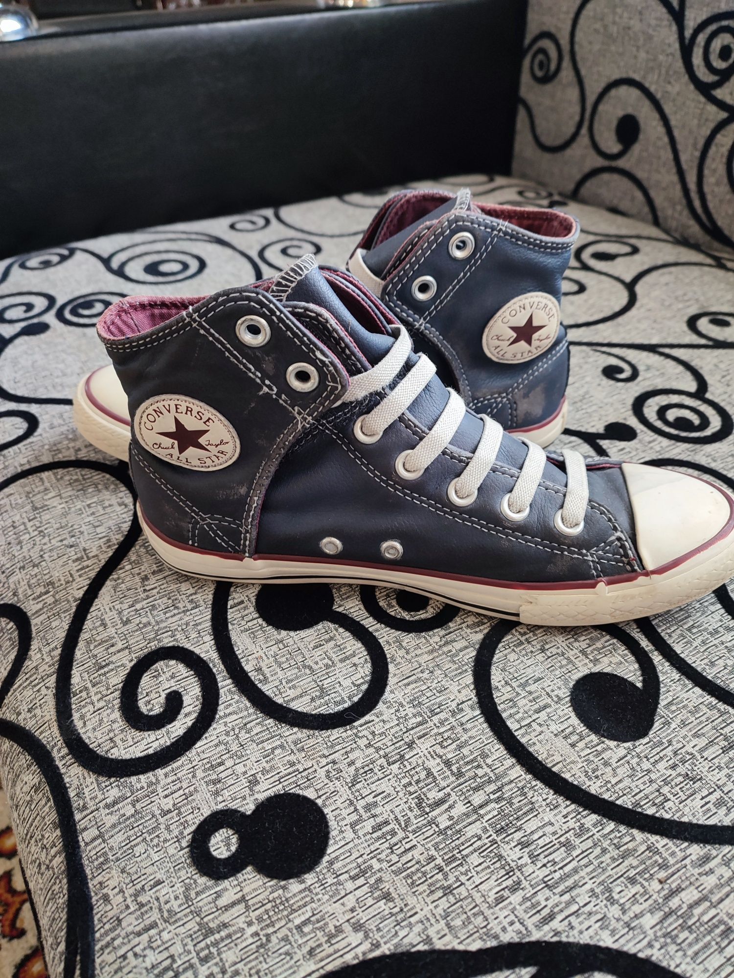 Converse teniși piele