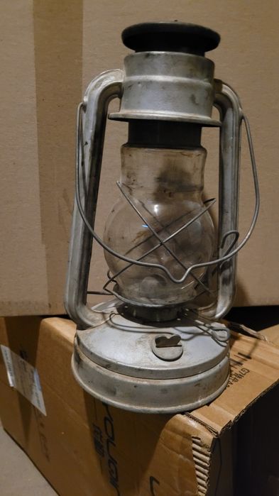 Продам керосиновую лампу (фонарь)