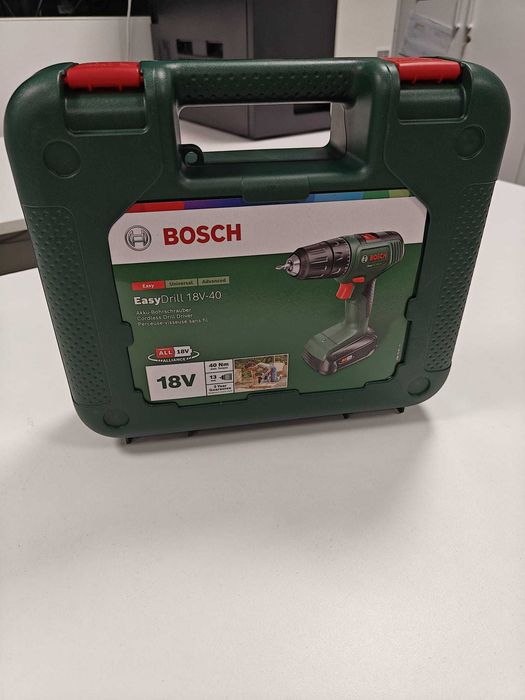 Masina de gaurit si insurubat (bormasina) pe acumulator Bosch 18V Noua