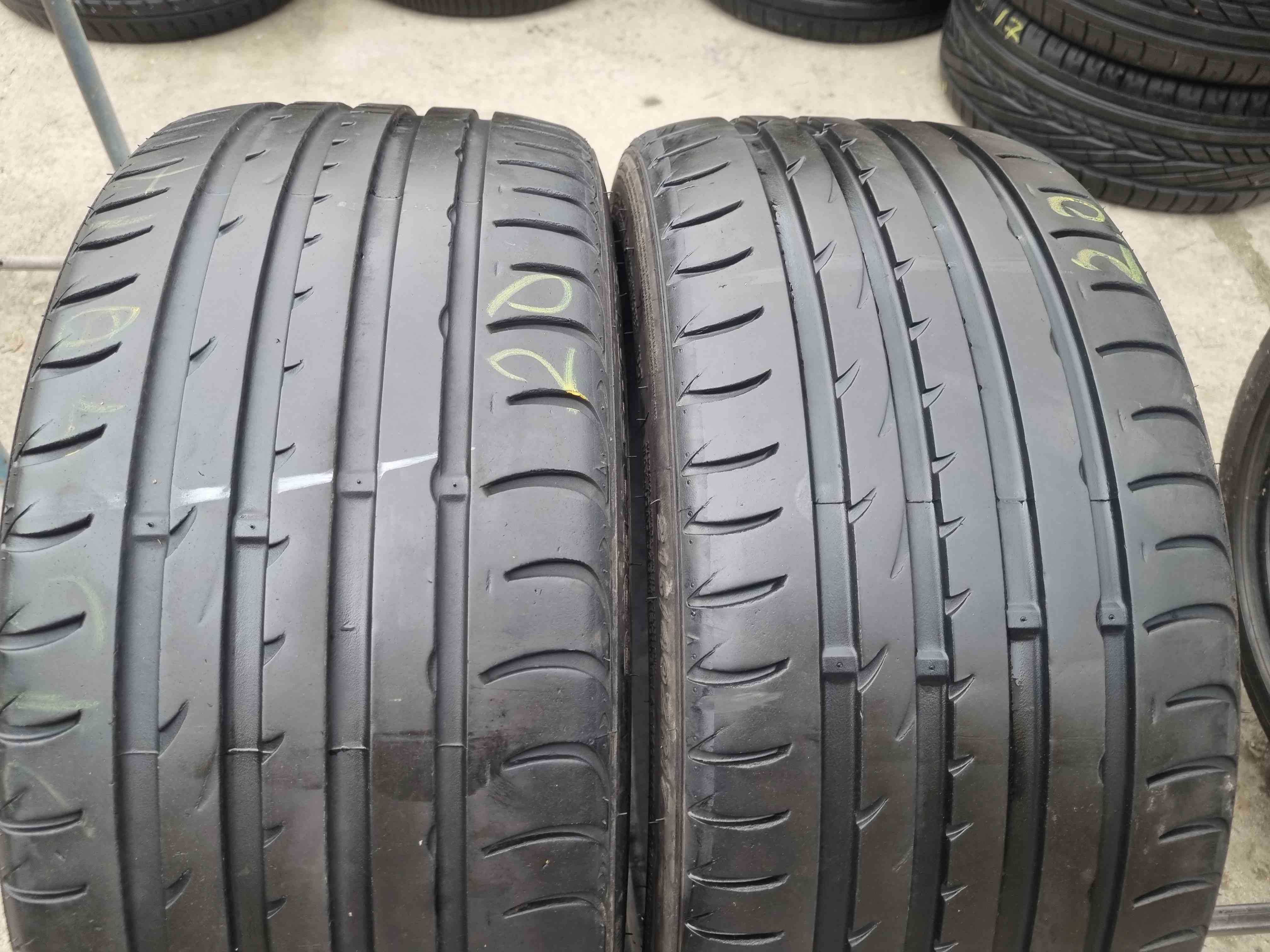 SET 2 Anvelope Vara 215/40 R17 ROADSTONE N8000 87W