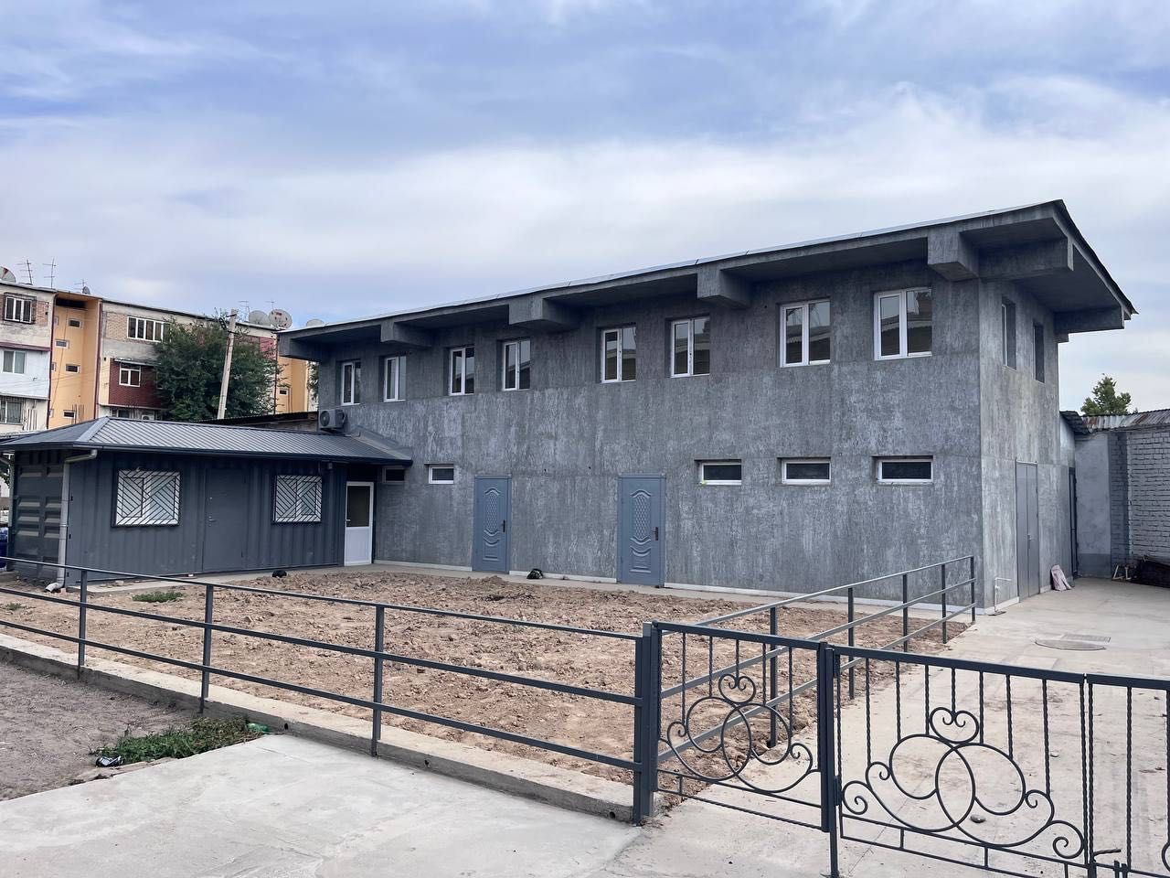 Sotiladi: 2 qavatli kottej (taunxaus), Продается 2-х этажный коттедж