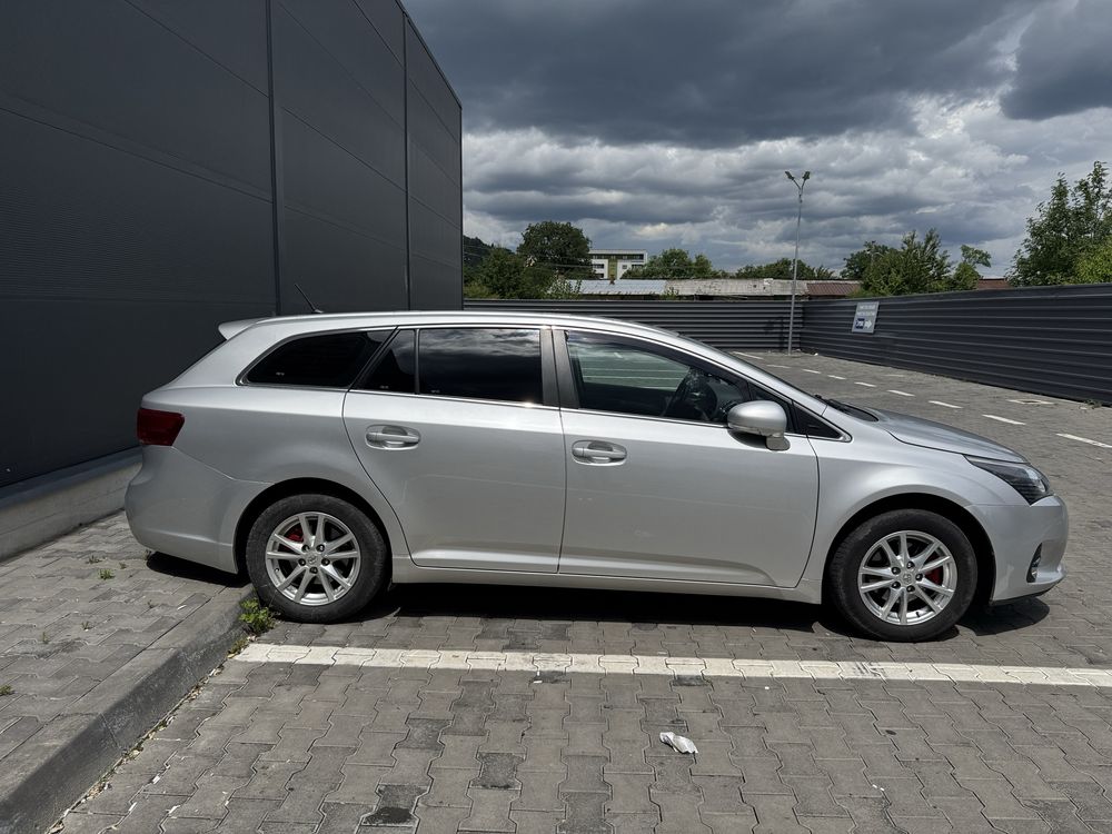 Toyota avensis t27 1.8 valvematic , facelift,  variante
