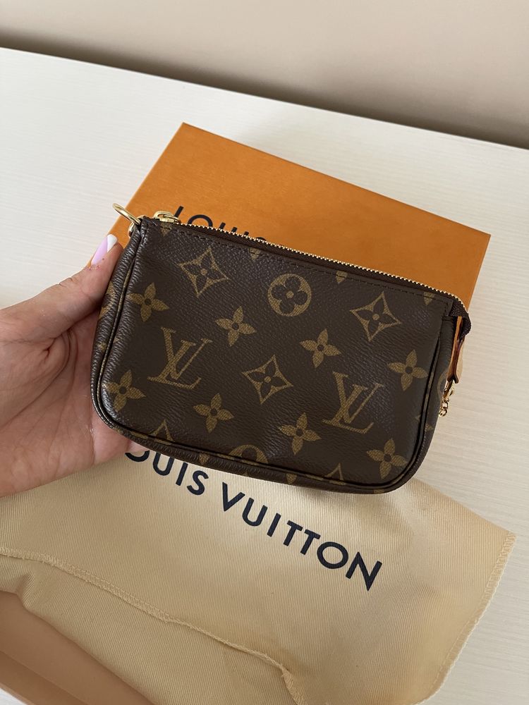 Louis Vuitton Mini Pochette Accessories