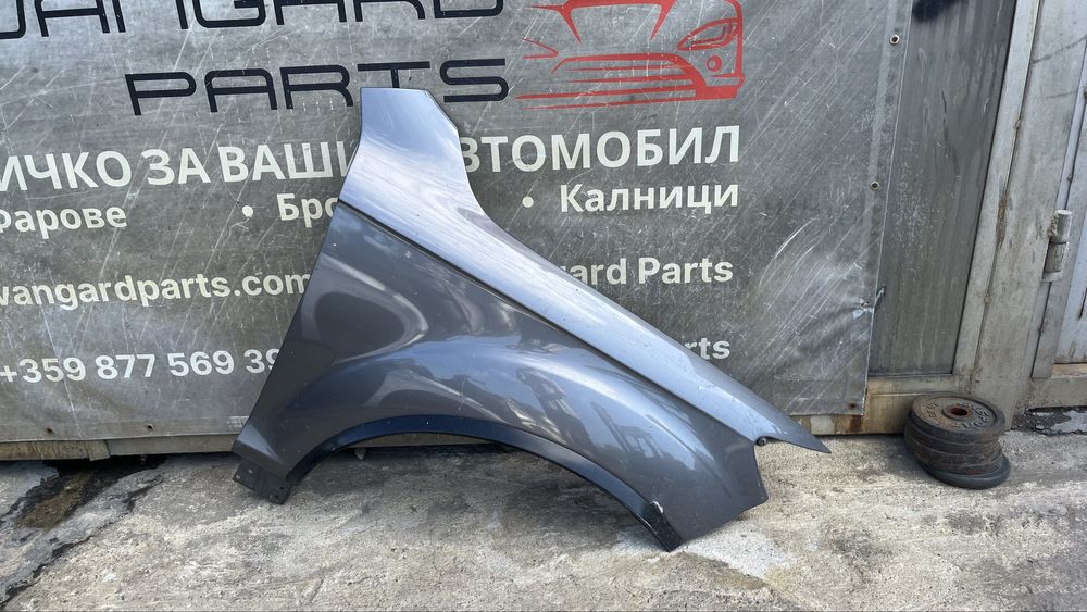 Преден десен калник Audi Q7 4L0