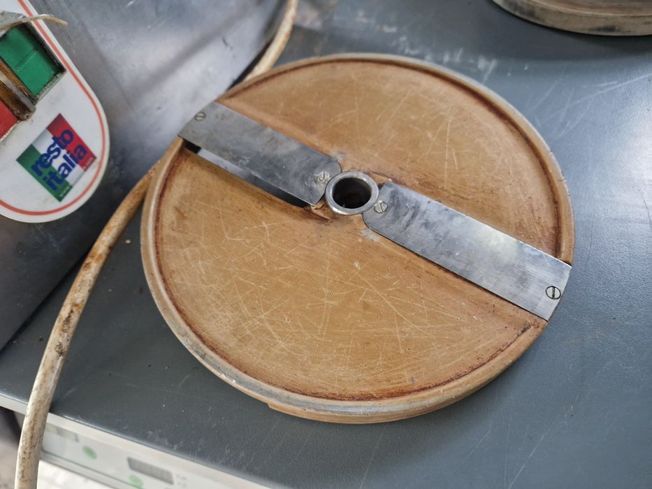 Grill.electric la 380v, de.banc sau cu banc, striat