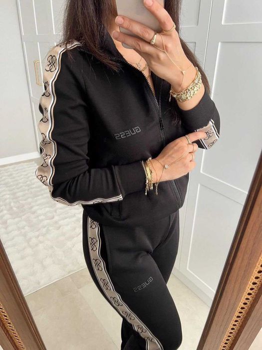 Дамски екип GUESS висок клас