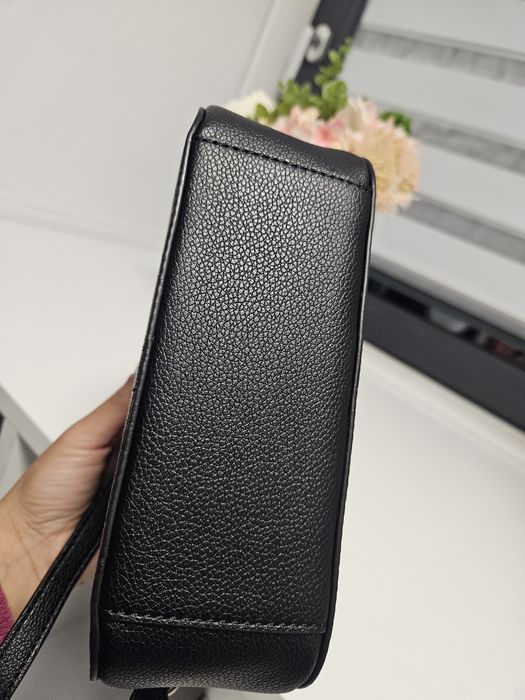 Guess дамски чанти