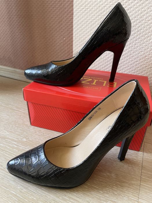 Дамски обувки с ток- 38