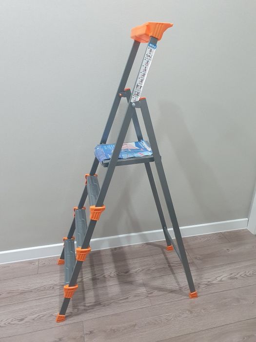 Продаётся стремянка Nika