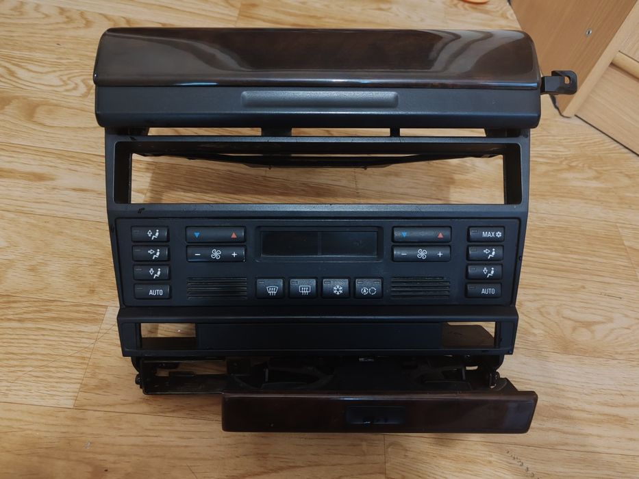 Центральная рамка е38