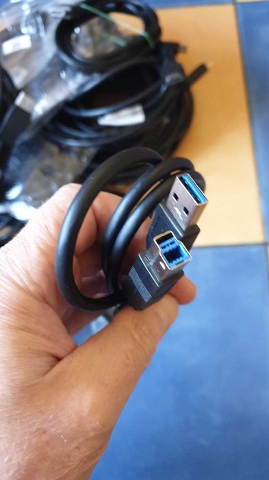 Cabluri displayport>DP, HDMI>HDMI,Alimentare PC,USB3.0 la USB3.0Type-B