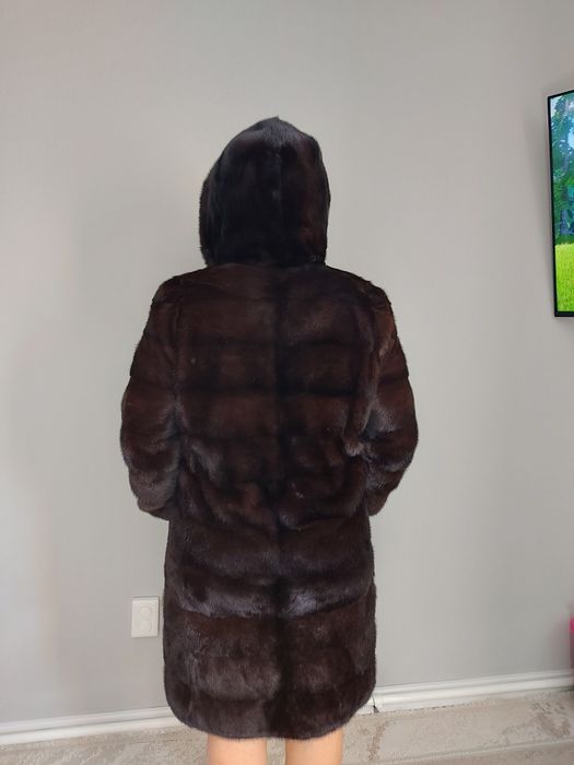 Продам шубу норковую