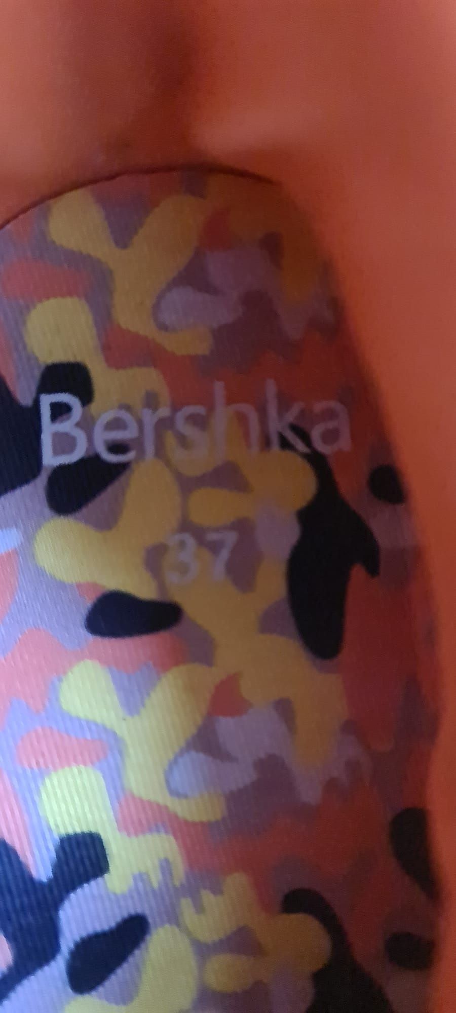 Adidasi Bershka 37