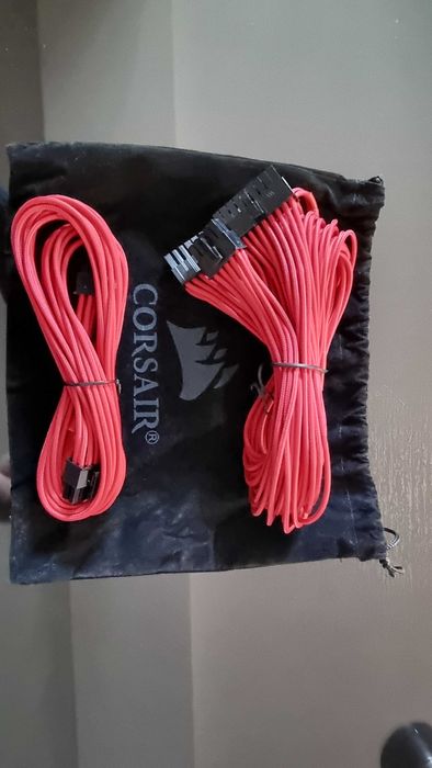 Cabluri modulare sursa PCIe, CPU, ATX, SATA 3, SATA 2, noi