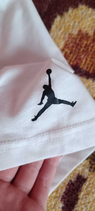 Vând tricou jordan 100% original