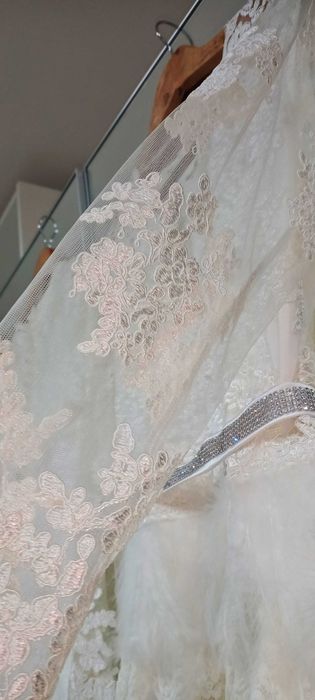 Rochii NOI Mireasa + rochie de petrecere !