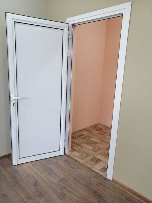 Дава се под наем Магазин в Стара Загора, Три чучура - север - 68 кв.м за 255 € - Снимка #1