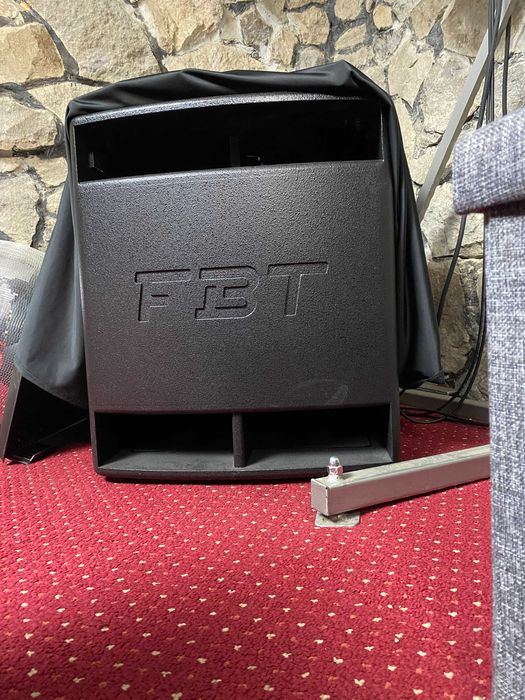Impecabil. Doua boxe active Himax 60a + subwoffer Fbt 100SA