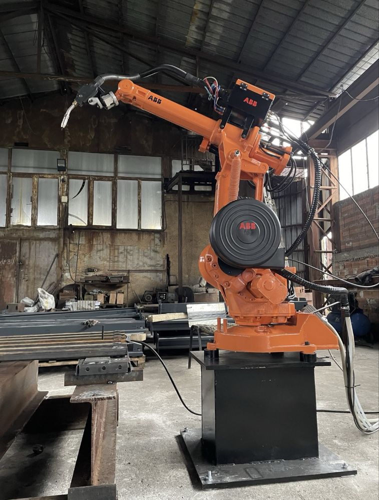 Заваръчен робот АВВ - Робот за заваряване - Welding robot ABB