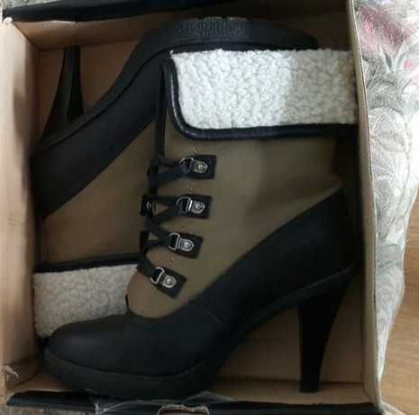 Милитъри боти на ток