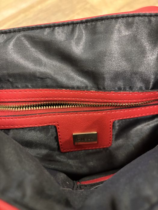 Раница Guess.