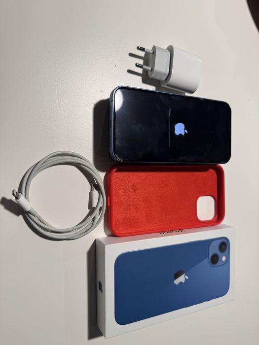 iPhone 13 128 GB & Apple silicon case