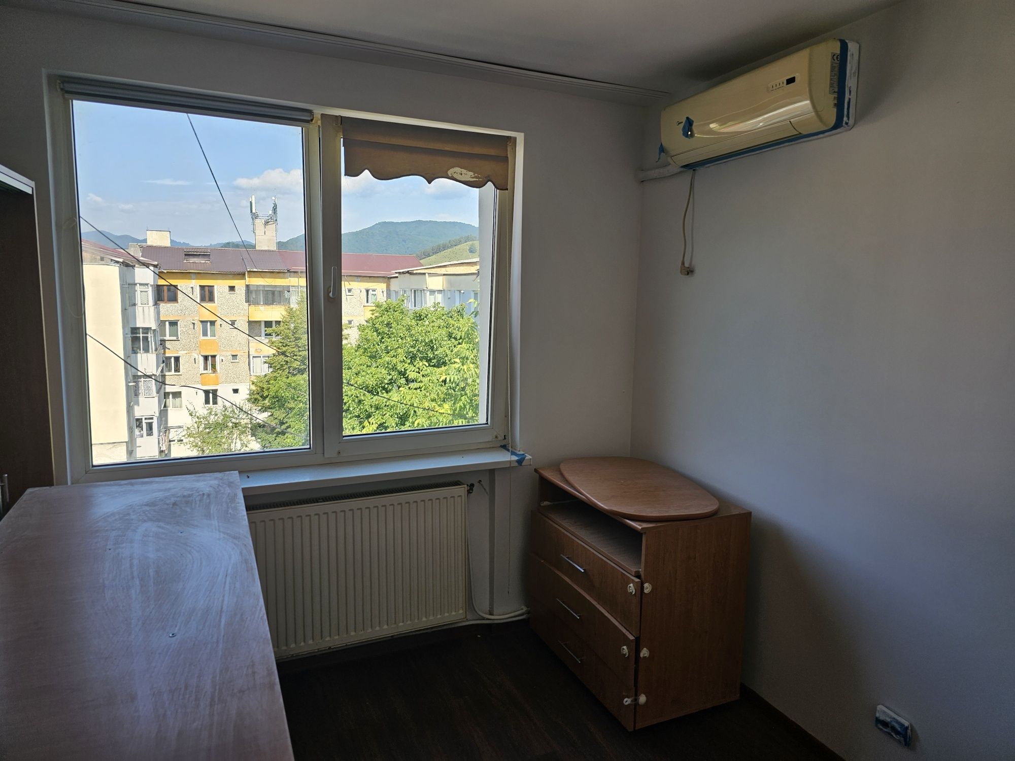 Vand apartament 2 camere decomandat