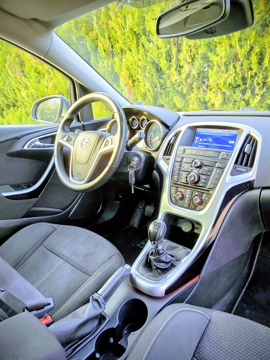 Opel Astra 2.0 CDTI • 160 к.с. • 2011 • Euro 5