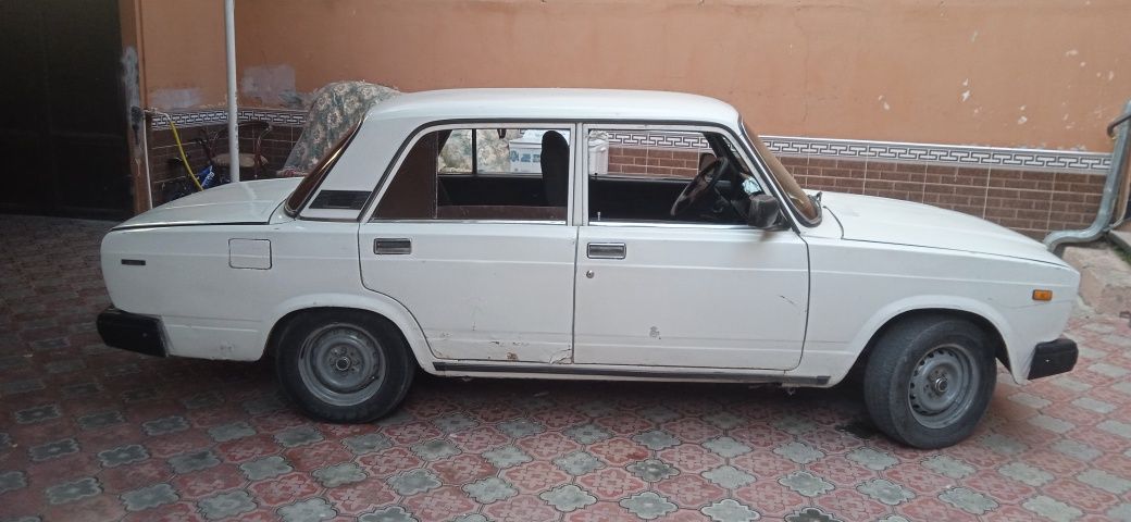 vaz 2107 yili1992 sotiladi