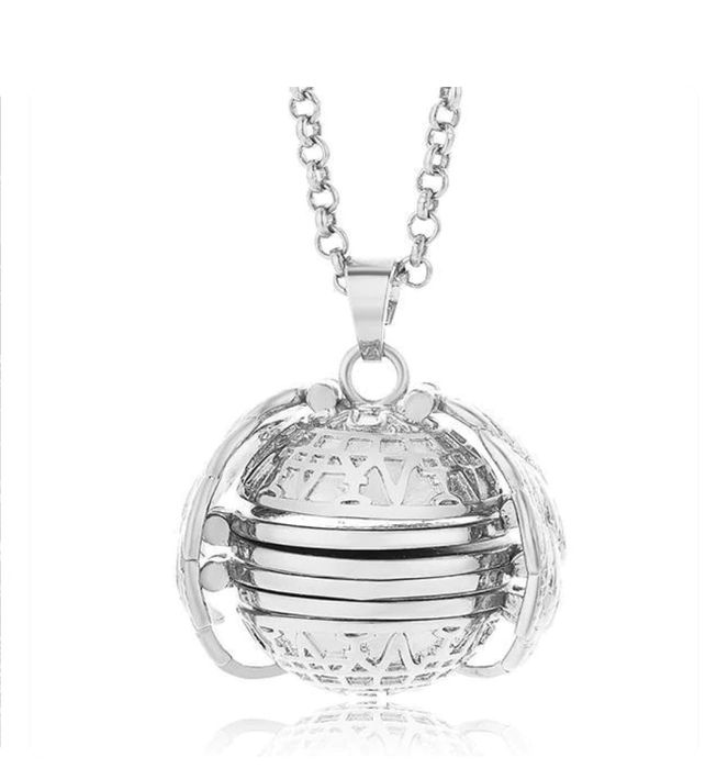 Медальон ангелски крила за снимки. Последни бройки