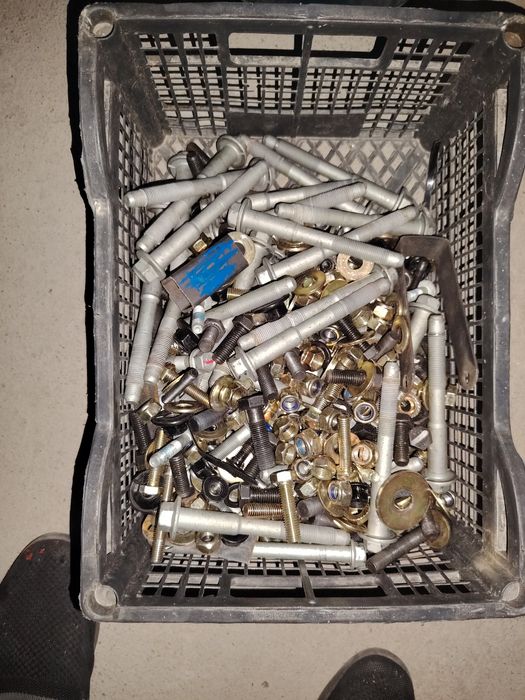 Bolt gayka har xil razmer